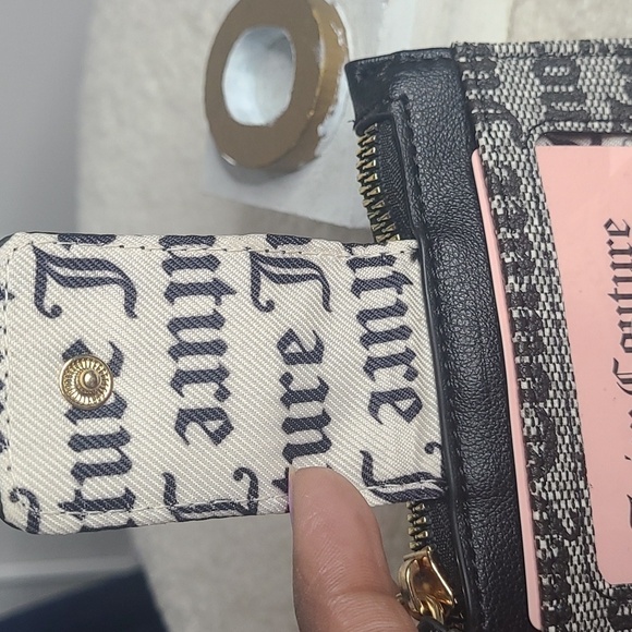 NWT Juicy Couture card case - Picture 8 of 9